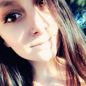 Meet your Posher, Claire